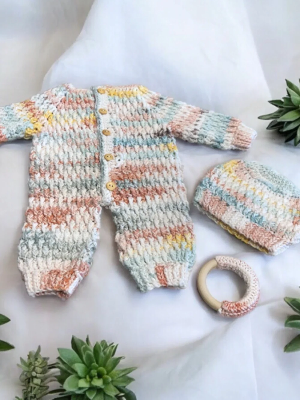 Newborn Baby Romper Gift Set with Beanie & Crochet Wooden Ring 0-3 Months